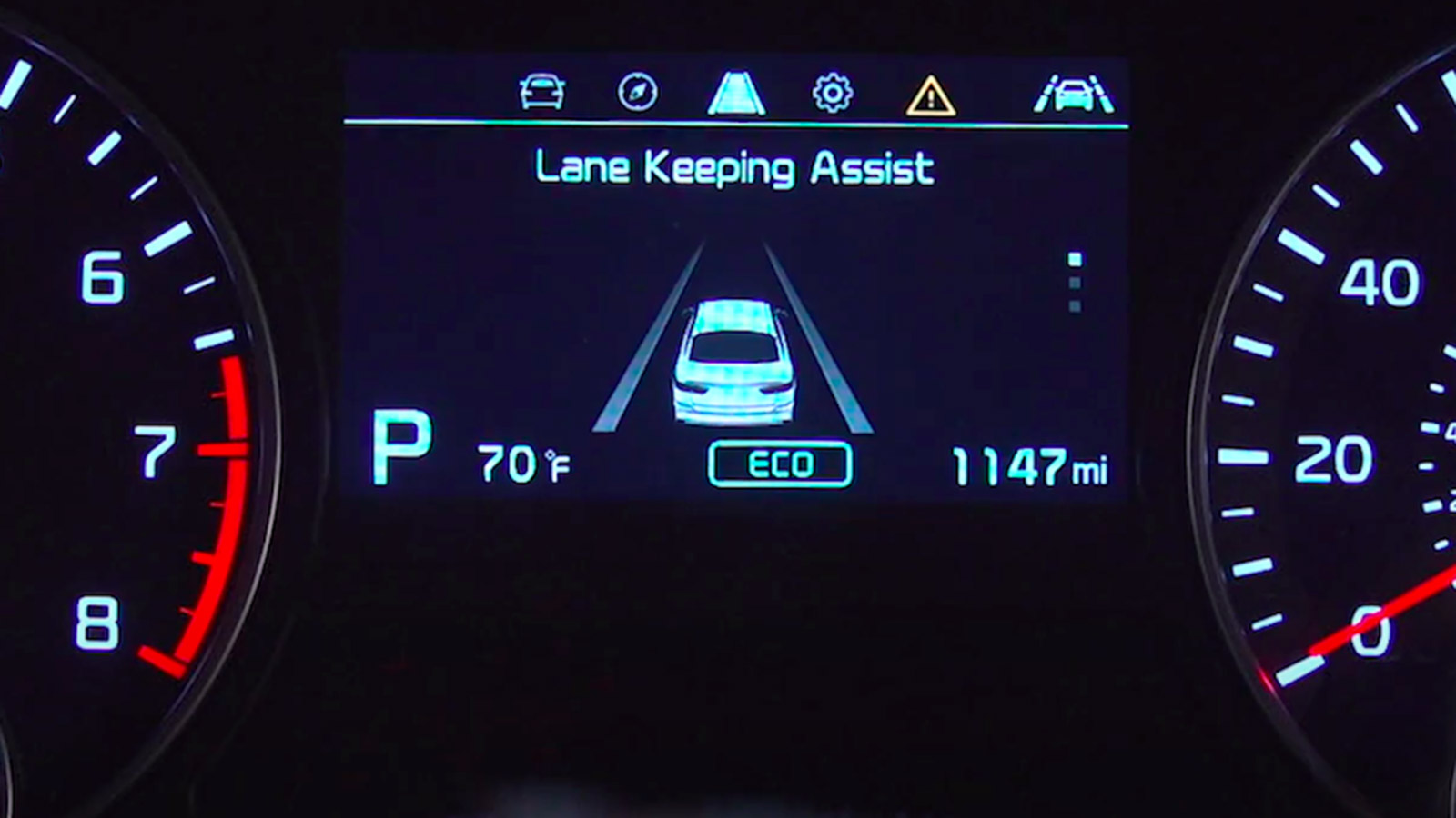 Lane Assist: Ο «συνοδηγός» που σε κρατάει στη λωρίδα - Πώς λειτουργεί;